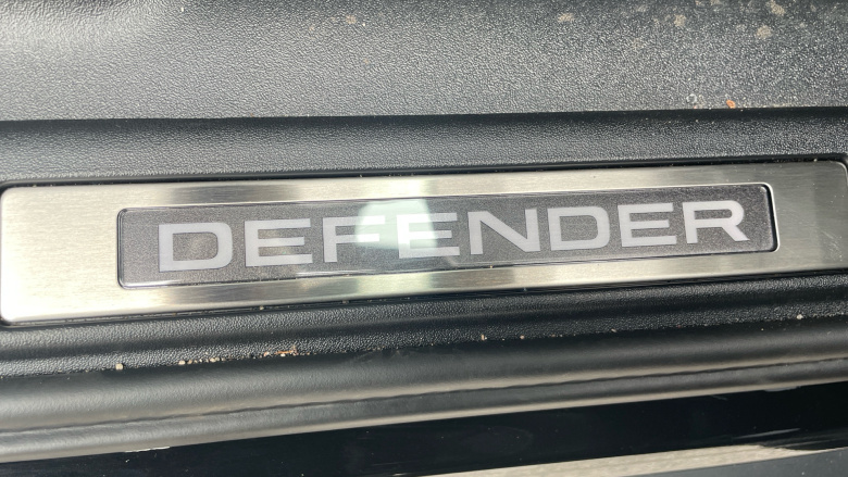 Land Rover Defender 3.0 D250 X-Dynamic SE 110 5dr Auto Diesel Estate